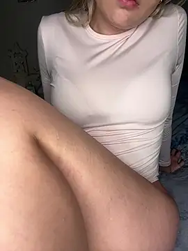 camisexxxmuak online show from 04/15/26, 04:51