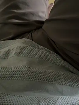 warm milk69 online show from 04/17/26, 02:14