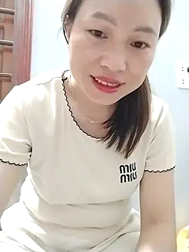 Snapshot of Cong2211 chatting on 04/15/26, 08:31 Cong2211 online show from 04/15/26, 08:31