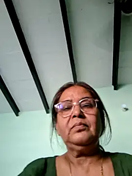 Snapshot of Shalini3456 chatting on 05/22/26, 10:35 Shalini3456 online show from 05/22/26, 10:35