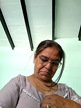 Snapshot of Shalini3456 chatting on 05/20/26, 07:38 Shalini3456 online show from 05/20/26, 07:38