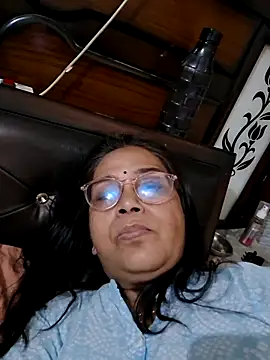 Shalini3456 online show from 04/18/26, 09:22