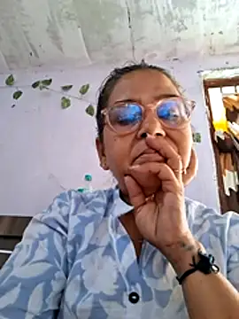 Shalini3456 online show from 04/15/26, 09:04