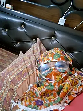 Shalini3456 online show from 04/19/26, 10:05