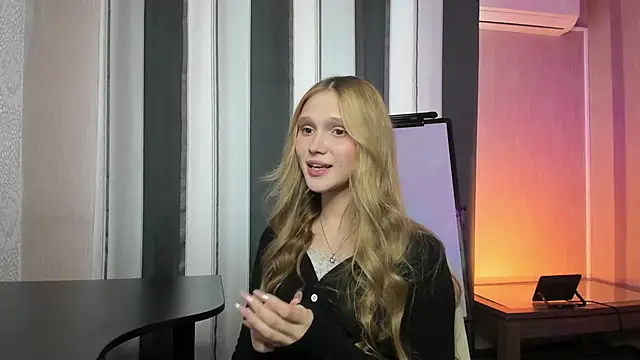 AdelineCrash online show from 04/15/26, 10:10