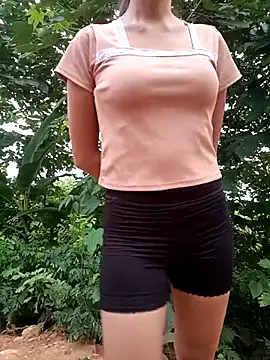 Snapshot of Elena_Mia chatting on 07/14/26, 10:49 Elena Mia online show from 07/14/26, 10:49