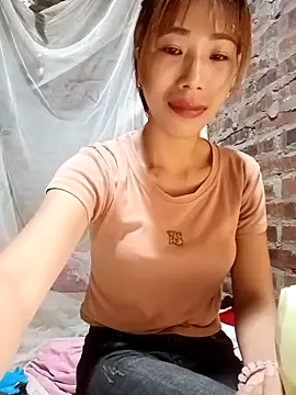 Elena Mia online show from 05/18/26, 01:17