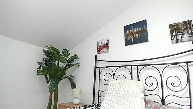 natashhablaze online show from 05/05/26, 04:37