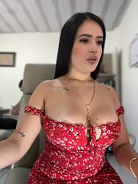 Snapshot of Sara_fun chatting on 03/05/25, 04:46 Sara fun online show from 03/05/25, 04:46