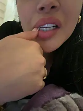 Snapshot of Sara_fun chatting on 02/28/25, 06:20 Sara fun online show from 02/28/25, 06:20