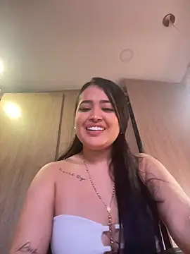 Snapshot of Sara_fun chatting on 11/07/25, 04:11 Sara fun online show from 11/07/25, 04:11