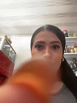 Sara fun online show from 12/15/25, 04:24