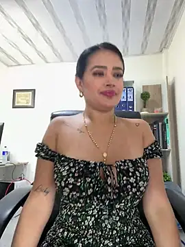 Snapshot of Sara_fun chatting on 02/21/25, 03:01 Sara fun online show from 02/21/25, 03:01