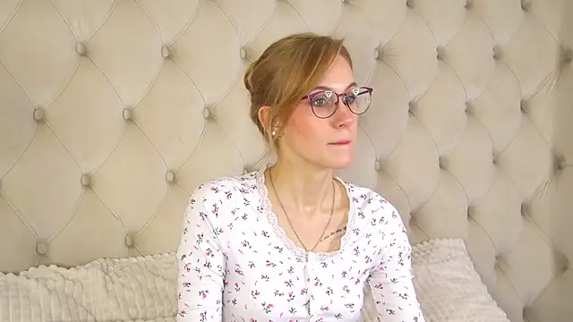 GraceHudsons online show from 04/23/26, 04:08