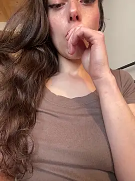 AnnaFragolina online show from 04/15/26, 12:53