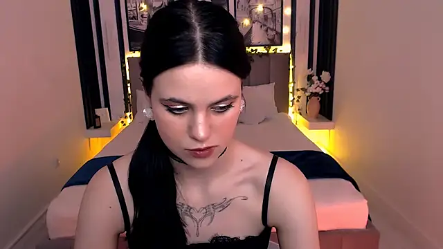 Snapshot of _Scarlett_Lee_ chatting on 04/16/26, 11:22 Scarlett Lee online show from 04/16/26, 11:22