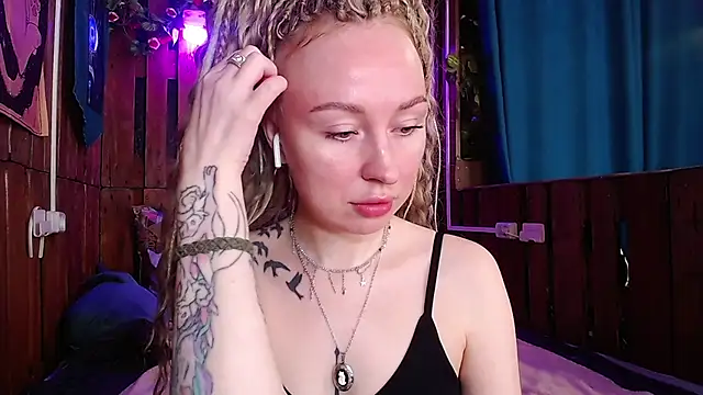 Mimi-Deep online show from 05/17/26, 06:02