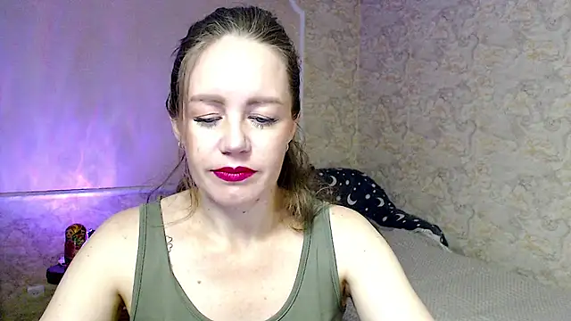 Snapshot of Fern_Lust chatting on 07/03/26, 01:50 Fern Lust online show from 07/03/26, 01:50