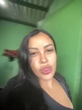 novinhahot18 online show from 04/15/26, 04:00