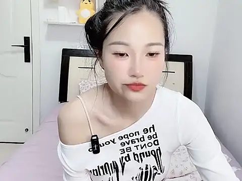 Snapshot of M-weiwei chatting on 05/24/26, 02:17 M-weiwei online show from 05/24/26, 02:17