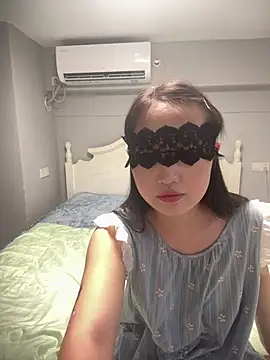 Snapshot of Xiaoyu0012 chatting on 07/19/26, 11:07 Xiaoyu0012 online show from 07/19/26, 11:07