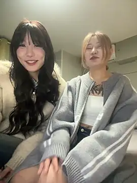 Xiaoyu0012 online show from 04/15/26, 02:43