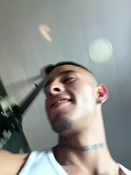 willclayy online show from 04/18/26, 05:37