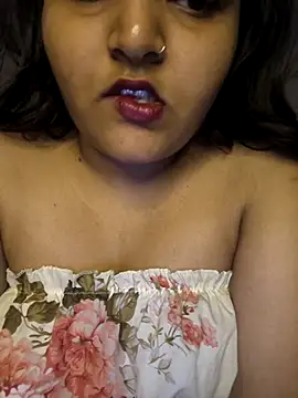 Snapshot of PunkTiling chatting on 04/21/26, 12:01 PunkTiling online show from 04/21/26, 12:01