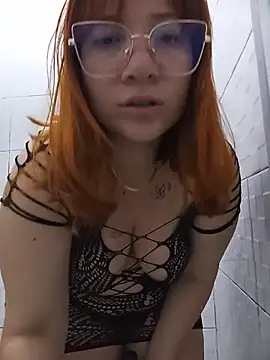 Snapshot of Curves_Nina chatting on 06/20/26, 07:46 Curves Nina online show from 06/20/26, 07:46