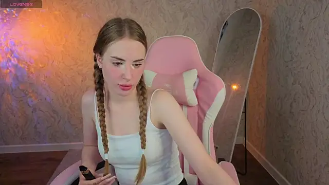 Tasya Doyle online show from 04/24/26, 09:33