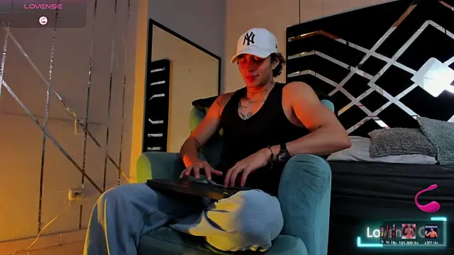 Snapshot of JayTaylorr chatting on 06/16/26, 11:43 JayTaylorr online show from 06/16/26, 11:43