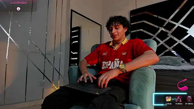 Snapshot of JayTaylorr chatting on 06/19/26, 11:38 JayTaylorr online show from 06/19/26, 11:38