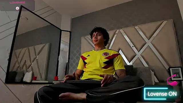 JayTaylorr online show from 06/26/26, 07:20