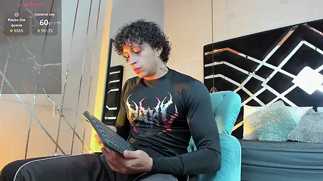 Snapshot of JayTaylorr chatting on 06/23/26, 11:30 JayTaylorr online show from 06/23/26, 11:30