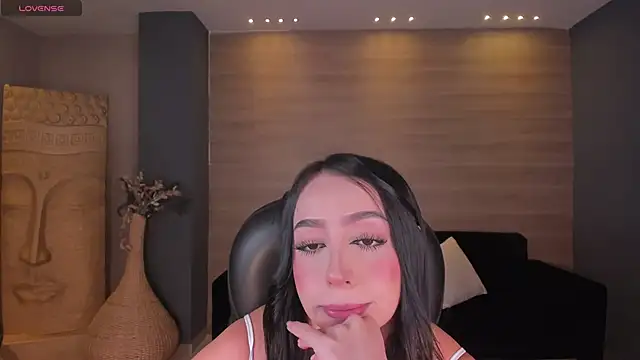 PaulineSanz online show from 05/28/26, 07:42