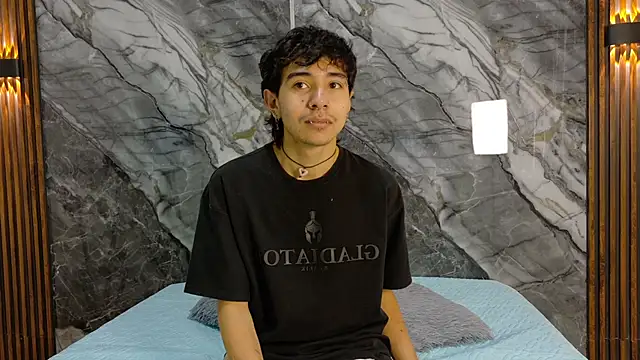 NoahWalker   online show from 05/24/26, 10:59