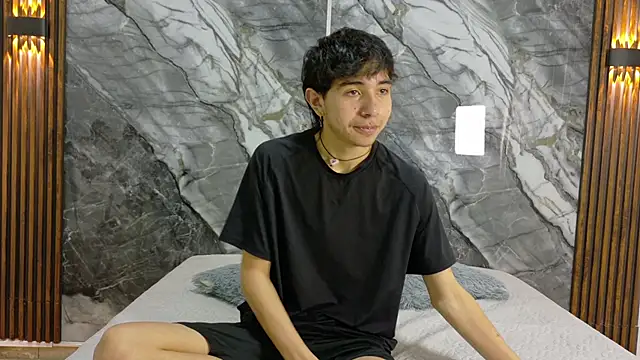 NoahWalker   online show from 05/27/26, 11:06