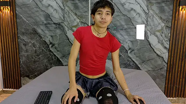 NoahWalker   online show from 05/22/26, 11:19