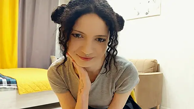 CinnamonCurl online show from 05/01/26, 11:21