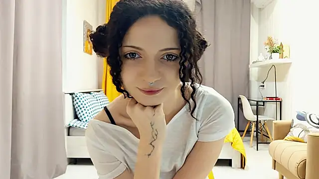 CinnamonCurl online show from 05/27/26, 12:31