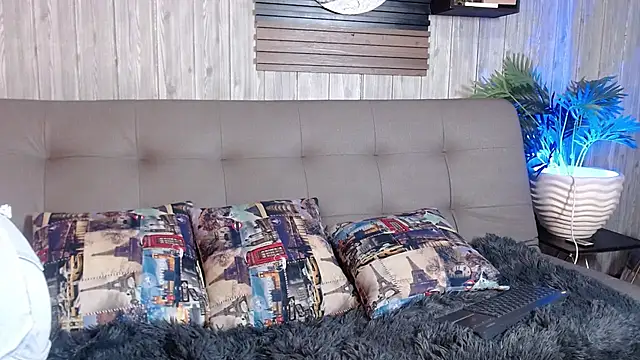 Luna  Cortez online show from 04/18/26, 02:52