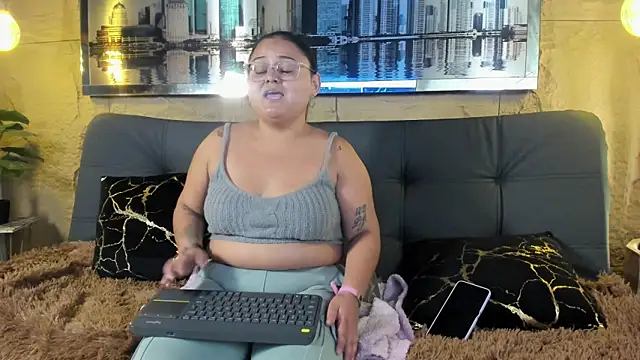 Luna  Cortez online show from 05/26/26, 03:48
