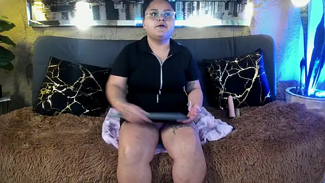 Luna  Cortez online show from 05/01/26, 02:55