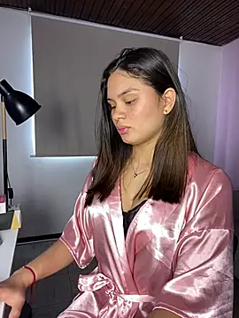 AuroraMoore Pink online show from 05/11/26, 02:45