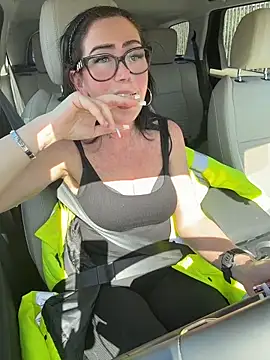 Its Lush Lily online show from 04/22/26, 02:35