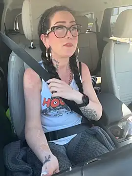Its Lush Lily online show from 04/24/26, 11:45