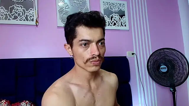 Snapshot of taylor_Stele chatting on 07/04/26, 08:13 taylor Stele online show from 07/04/26, 08:13