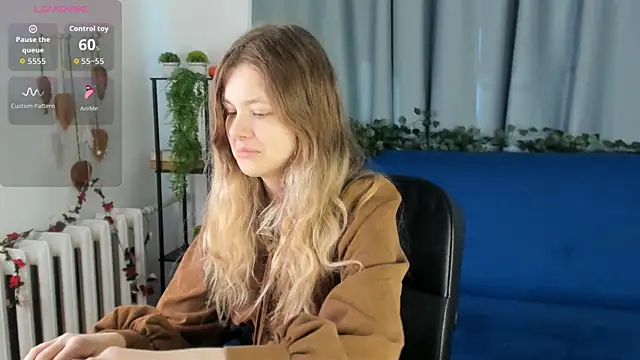 Glitch Doll online show from 05/02/26, 05:56