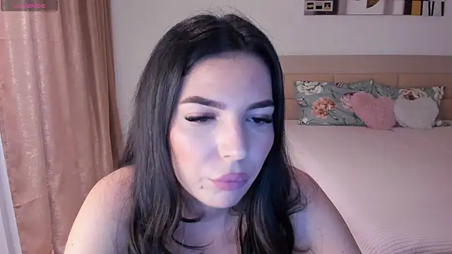 Snapshot of CandyElla_ chatting on 07/06/26, 08:33 CandyElla online show from 07/06/26, 08:33