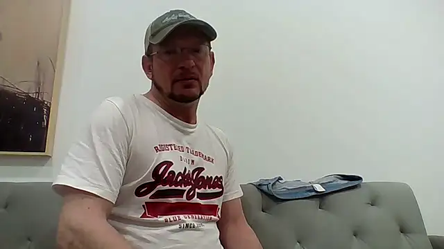Custard-Lovers online show from 05/03/26, 05:05
